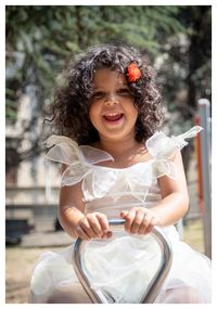 Portrait of smiling young girl 