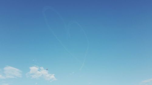 Low angle view of vapor trail in sky