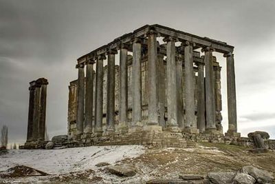 View of old ruin building against cloudy sky