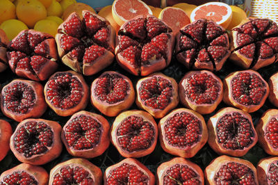 Pomogranades exposed at the spice market in eminonu, istanbul
