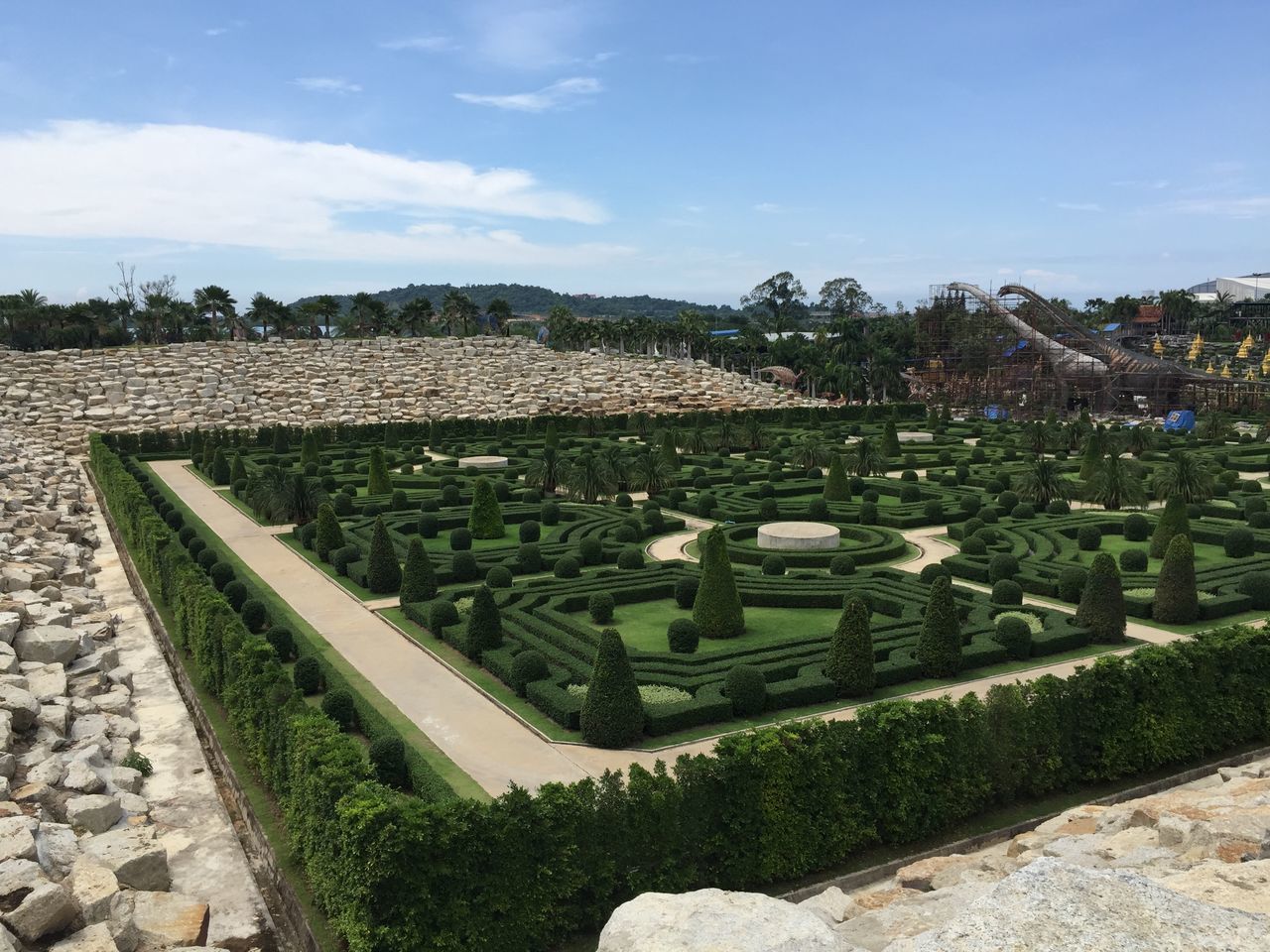 SCENIC VIEW OF GARDEN