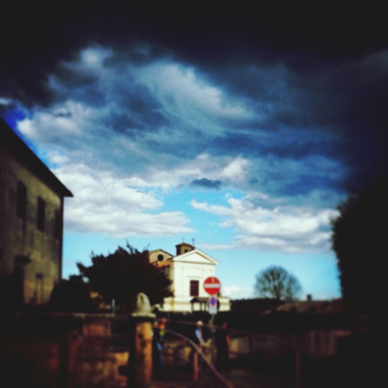 building exterior, architecture, built structure, sky, cloud - sky, house, cloudy, residential structure, cloud, residential building, tree, building, dusk, weather, low angle view, outdoors, overcast, no people, day, city