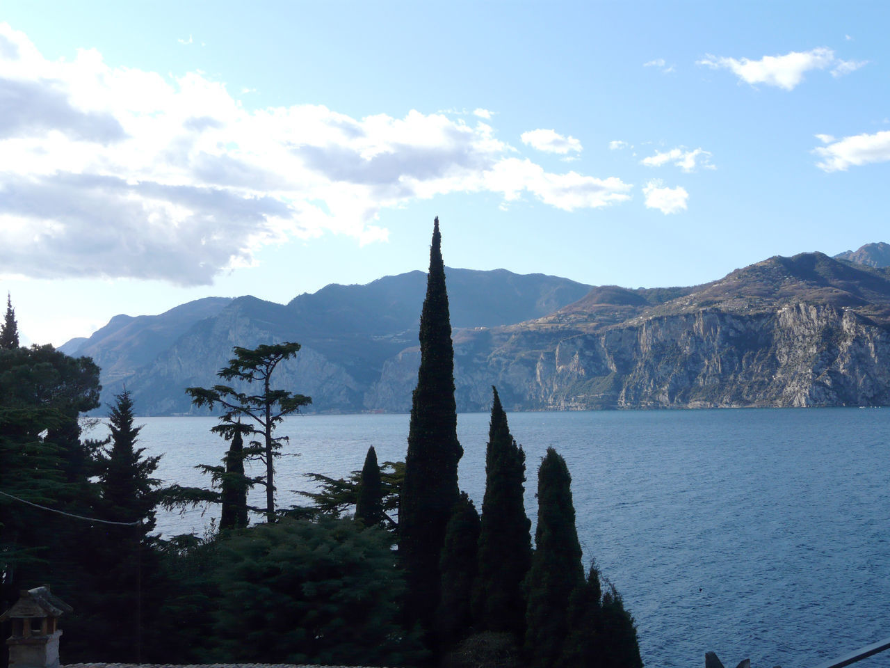 SCENIC VIEW OF MOUNTAIN AGAINST SKY