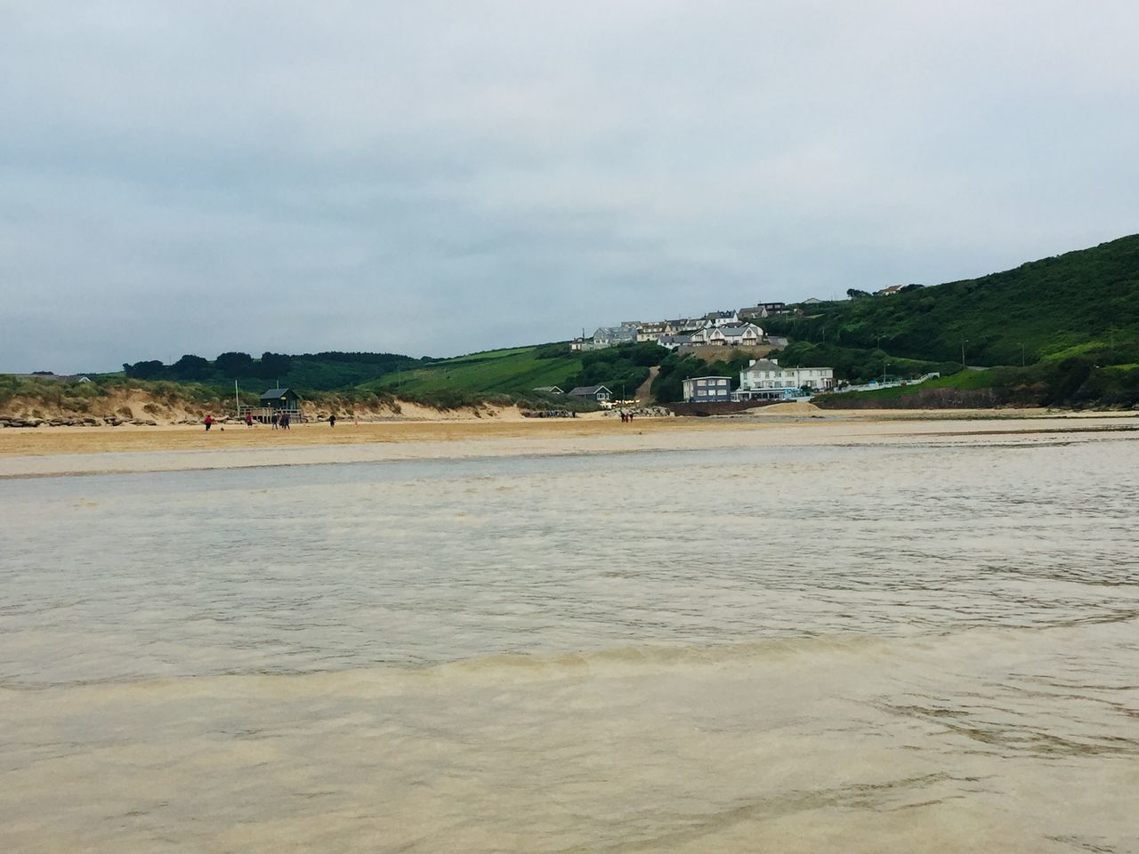 SCENIC VIEW OF BEACH AND SEA AGAINST SKY