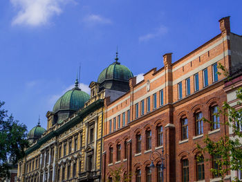 Buildings in city