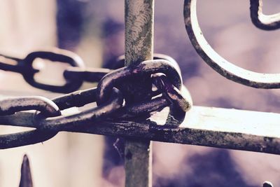 Close-up of rusty tied up of metal chain