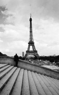 View of  the eiffel tower of paris 