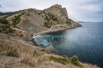 Summer crimean landscape. golitsyn trail at rocky black sea. novyi svit, sudak municipality, crimea