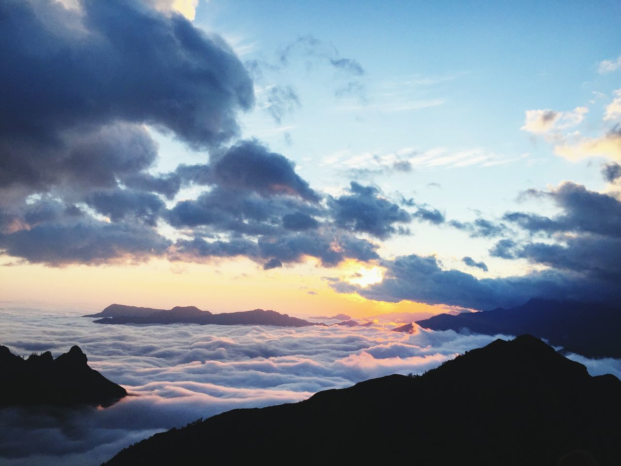 scenics, tranquil scene, mountain, beauty in nature, sky, tranquility, sunset, cloud - sky, silhouette, mountain range, nature, idyllic, cloud, cloudy, majestic, dramatic sky, landscape, dusk, non-urban scene, outdoors