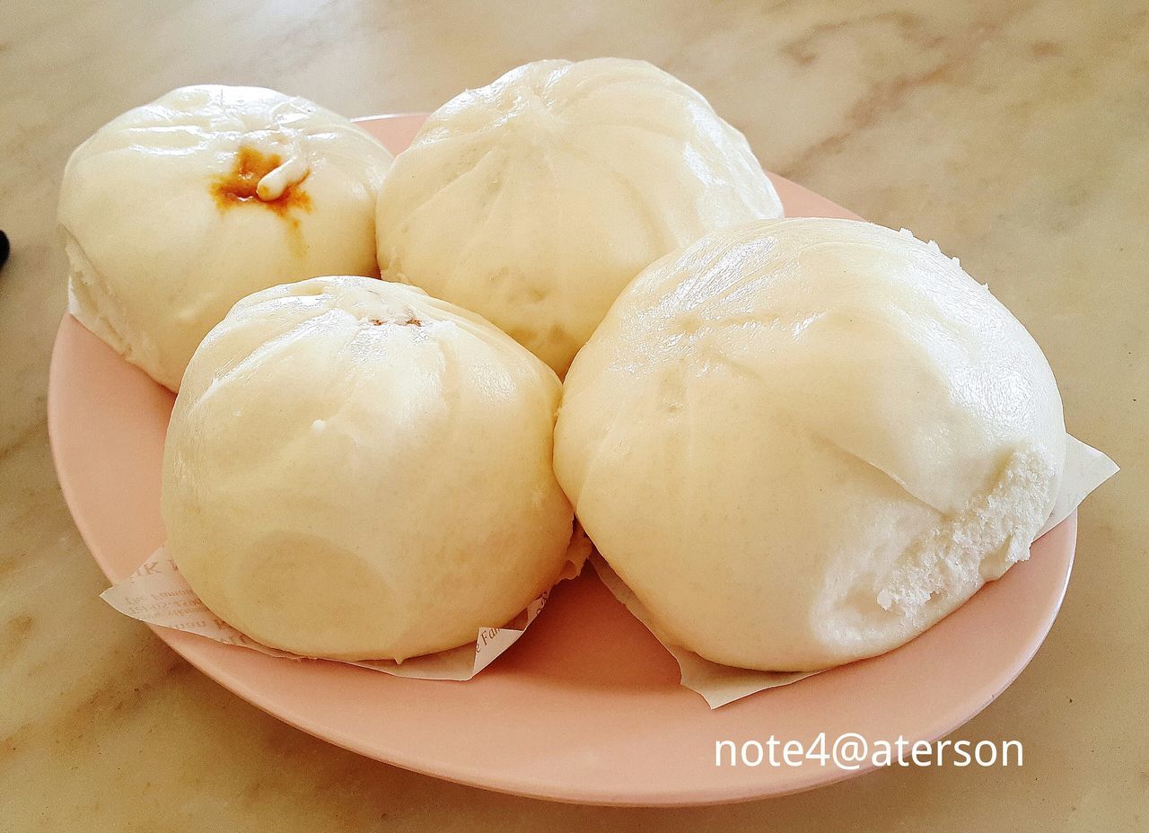 CLOSE-UP OF SWEET FOOD ON TABLE