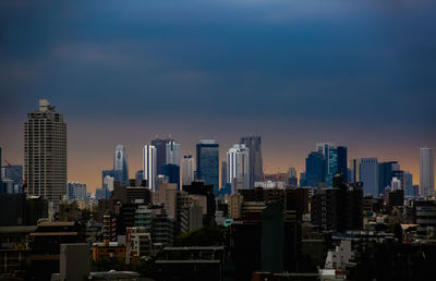 Building / office building / city view / architecture /