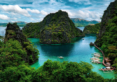 Panoramic view of bay against sky