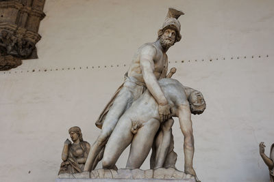 Aiace holding up the body of achilles in piazza della signoria in florence, italy.