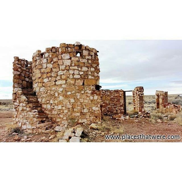 architecture, built structure, history, building exterior, old ruin, ancient, stone wall, the past, old, sky, ancient civilization, famous place, stone material, travel destinations, ruined, fort, damaged, day, archaeology, castle