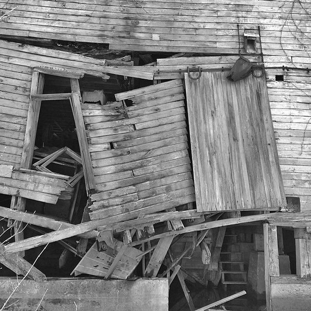 built structure, wood - material, architecture, building exterior, wooden, old, abandoned, full frame, damaged, backgrounds, weathered, wood, obsolete, house, run-down, brick wall, outdoors, pattern, day, no people