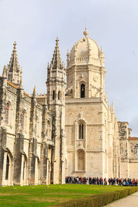 View of jerónimos monastery against sky