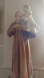 Statue of couple