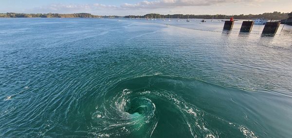 Tourbillon au barrage de la rance 