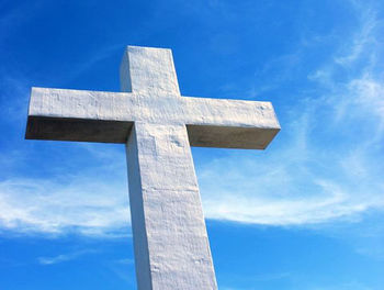 Low angle view of monument against clear blue sky