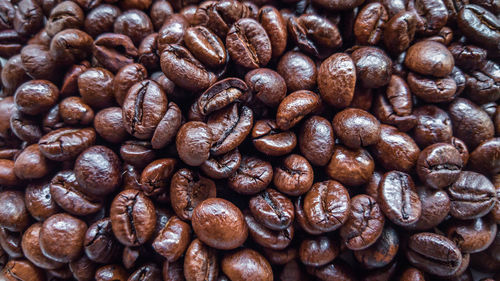 Full frame shot of roasted coffee beans