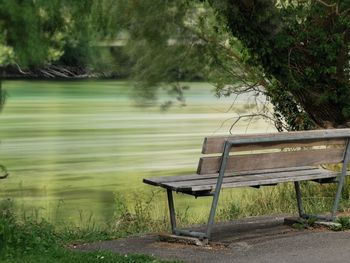 Empty bench in park