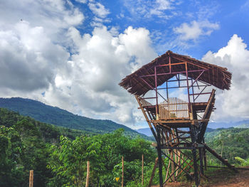 Lifeguard hut against sky