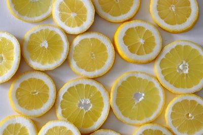 Full frame shot of lemon slices