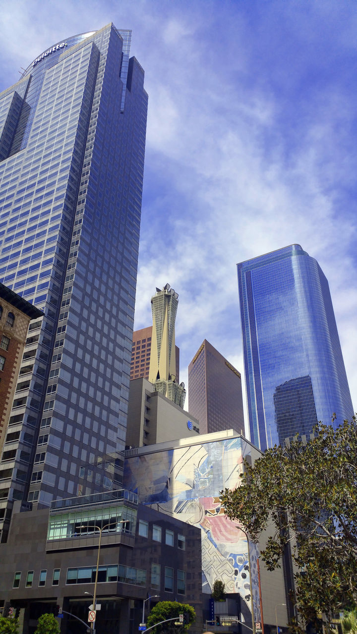 LOW ANGLE VIEW OF BUILDINGS AGAINST SKY