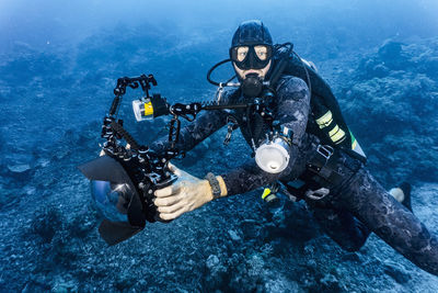 Underwater photographer at the great barrier reef