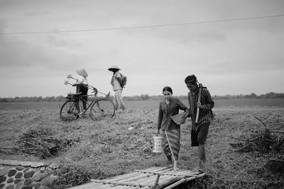 Walk for gardening planting rice