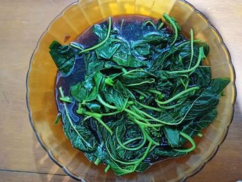 Directly above shot of spinach soup in bowl