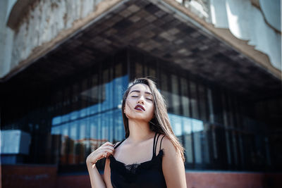 Portrait of a beautiful young woman