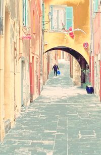 Narrow alley in city