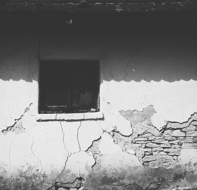 architecture, built structure, abandoned, building exterior, damaged, window, obsolete, deterioration, wall - building feature, run-down, house, old, weathered, wall, bad condition, building, broken, brick wall, no people, day