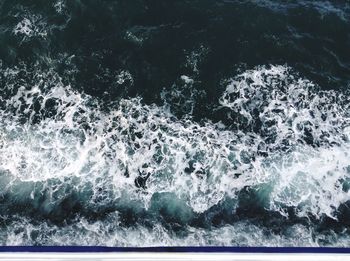 Waves splashing in sea