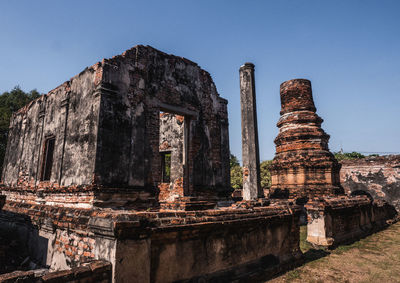 Old ruins of building against sky