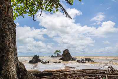 Scenic view of sea against sky