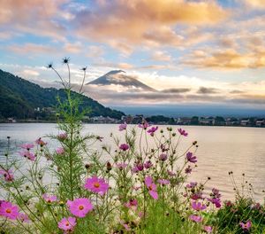 Scenic view of sea against cloudy sky