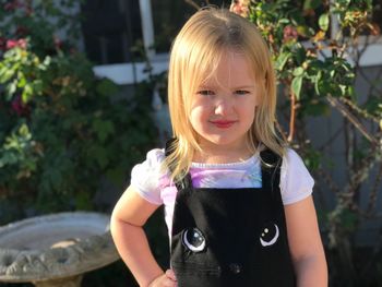 Portrait of a smiling girl holding ice cream