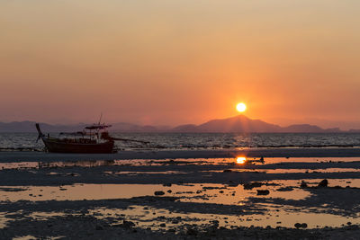 Sunrise beautiful beach at koh ngai island on the southern andaman coast, trang province, thailand