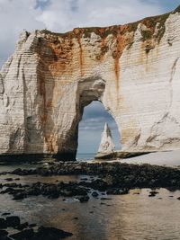 L'aiguille à travers la manneporte