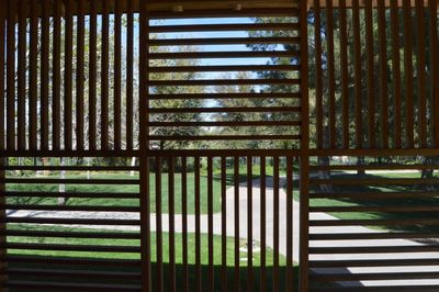 Metallic structure