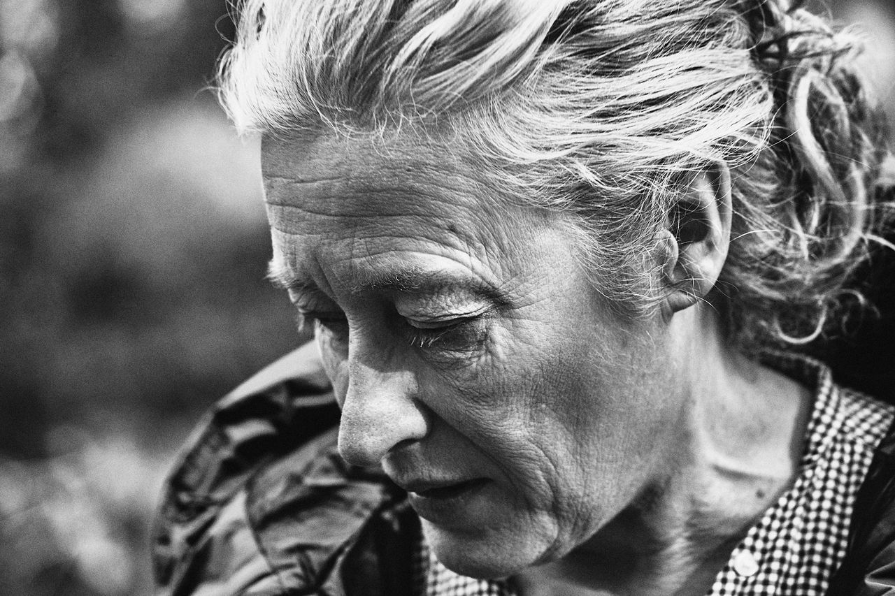 adult, portrait, senior adult, headshot, black and white, one person, women, monochrome, lifestyles, monochrome photography, person, emotion, close-up, human face, looking, wrinkled, sadness, focus on foreground, contemplation, gray hair, portrait photography, hairstyle, depression - sadness, female, looking away, leisure activity, mature adult, men