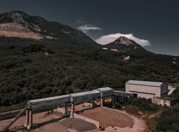 Abandoned building