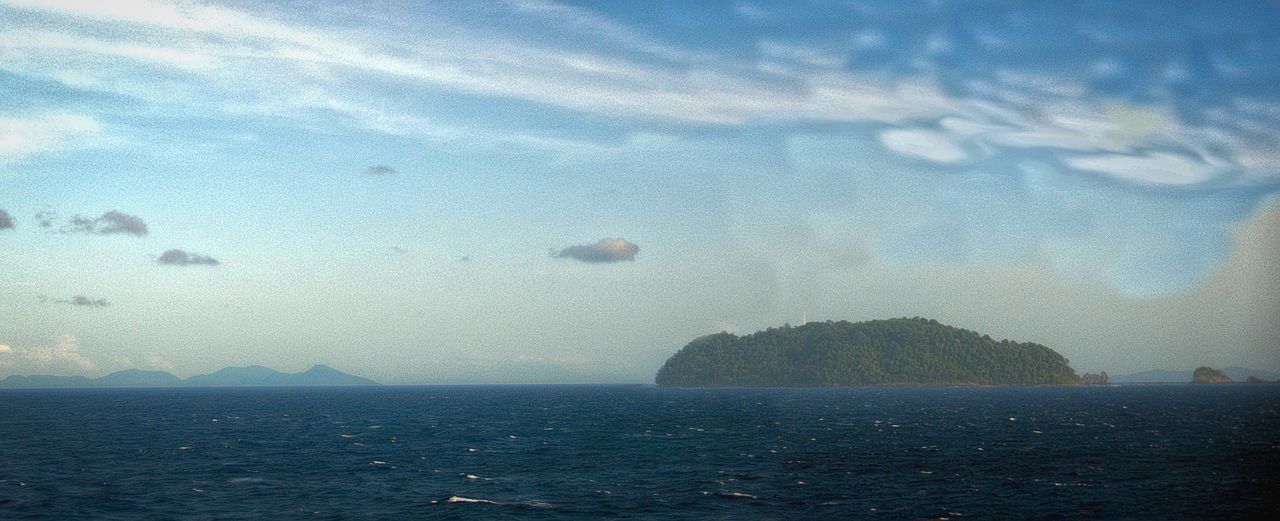 sea, water, waterfront, scenics, beauty in nature, sky, tranquil scene, nature, tranquility, horizon over water, cloud - sky, wave, idyllic, blue, outdoors, power in nature, day, no people, rippled, remote