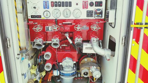 Connectors for fire hose in fire truck