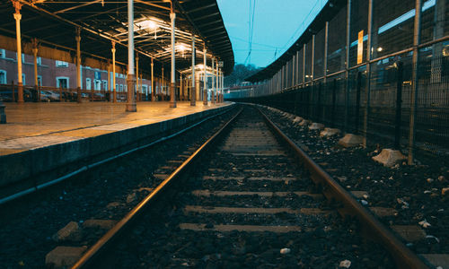 Surface level of railroad tracks