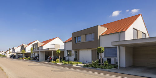 Germany, bavaria, elchingen, row of modern suburban houses