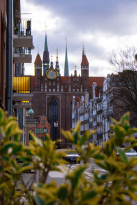 Gothic bazylika mariacka church saint mary cathedral in city hall ancient architecture of old town