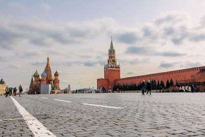 Panoramic view of moscow kremlin with spassky tower and saint basil's cathedral in center city 
